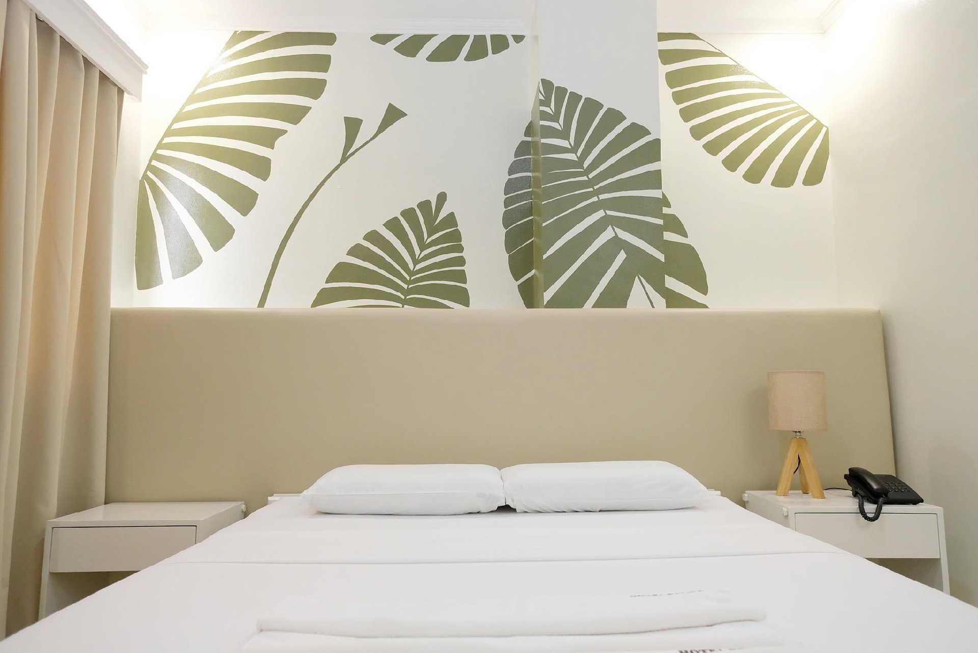 Sesyl's Inc. — Hotel Photo 2