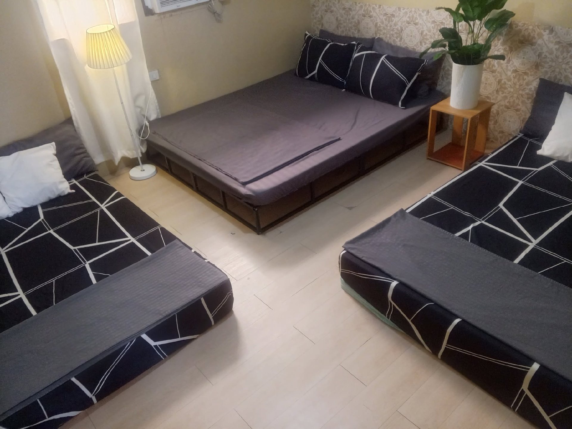 Seek n’ Plore - Beachside Accommodation — Transient House Photo 3