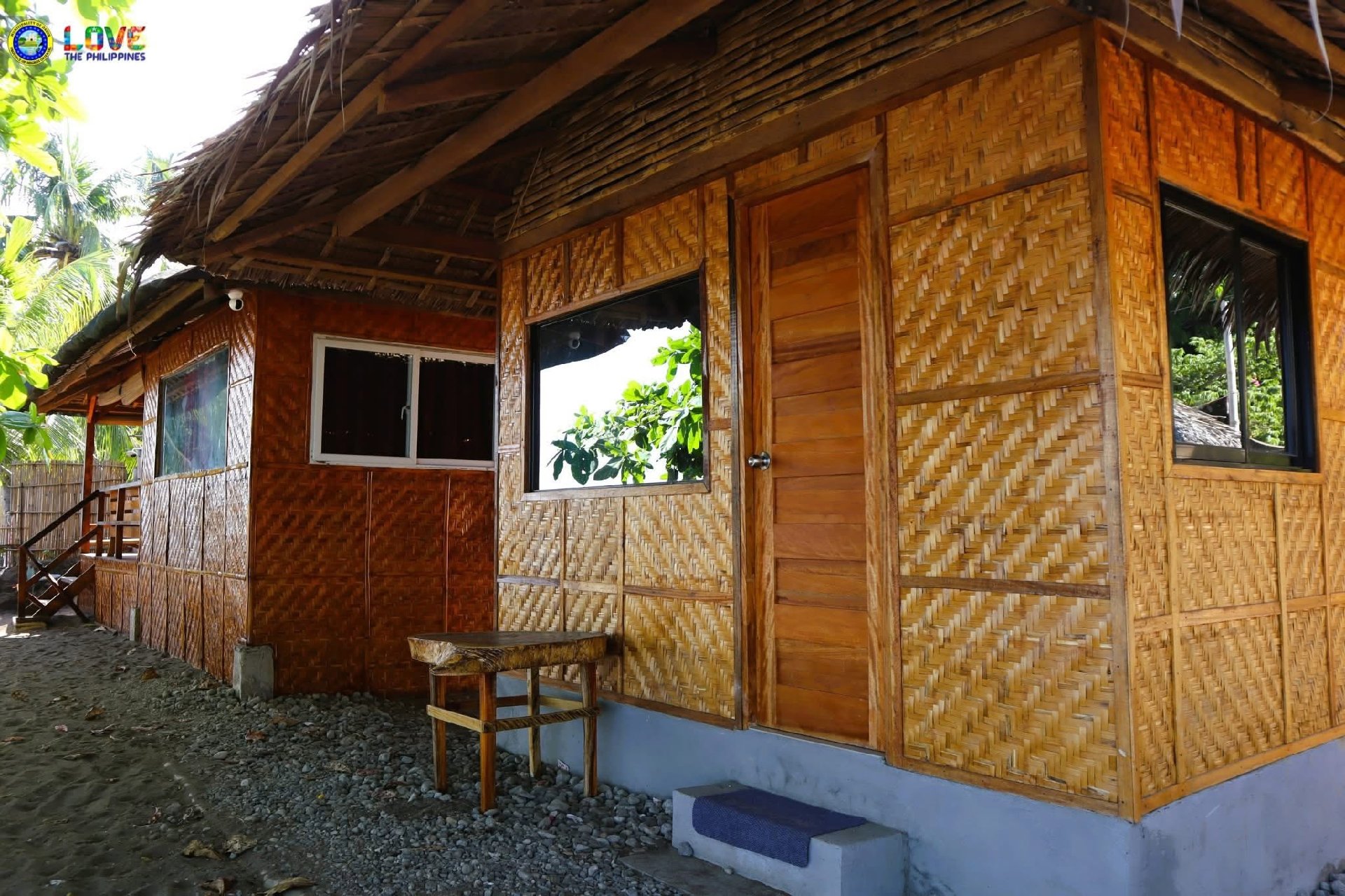 Lala-o's Beachfront Spot — Resort Photo 1