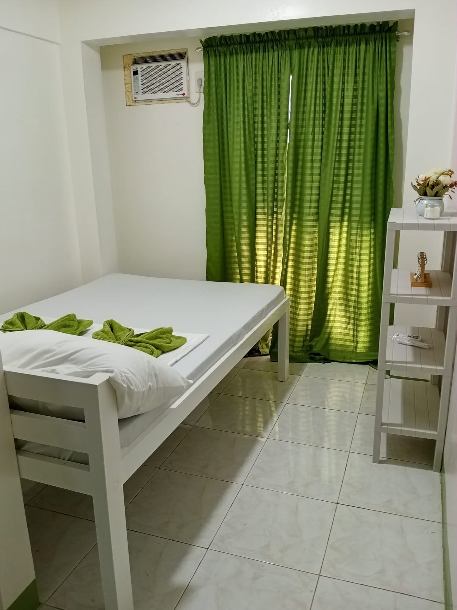 CORON Affordable Staycation — Transient House Photo 3