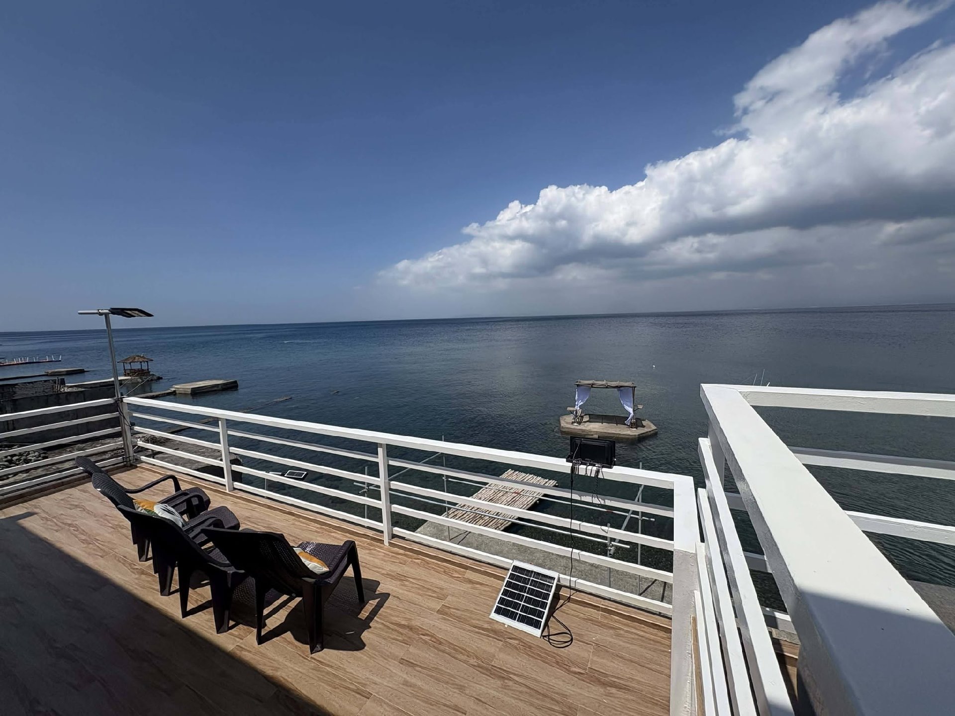 Casa Vintine - Staycation Beachfront at Solo, Mabini — Villa Photo 2