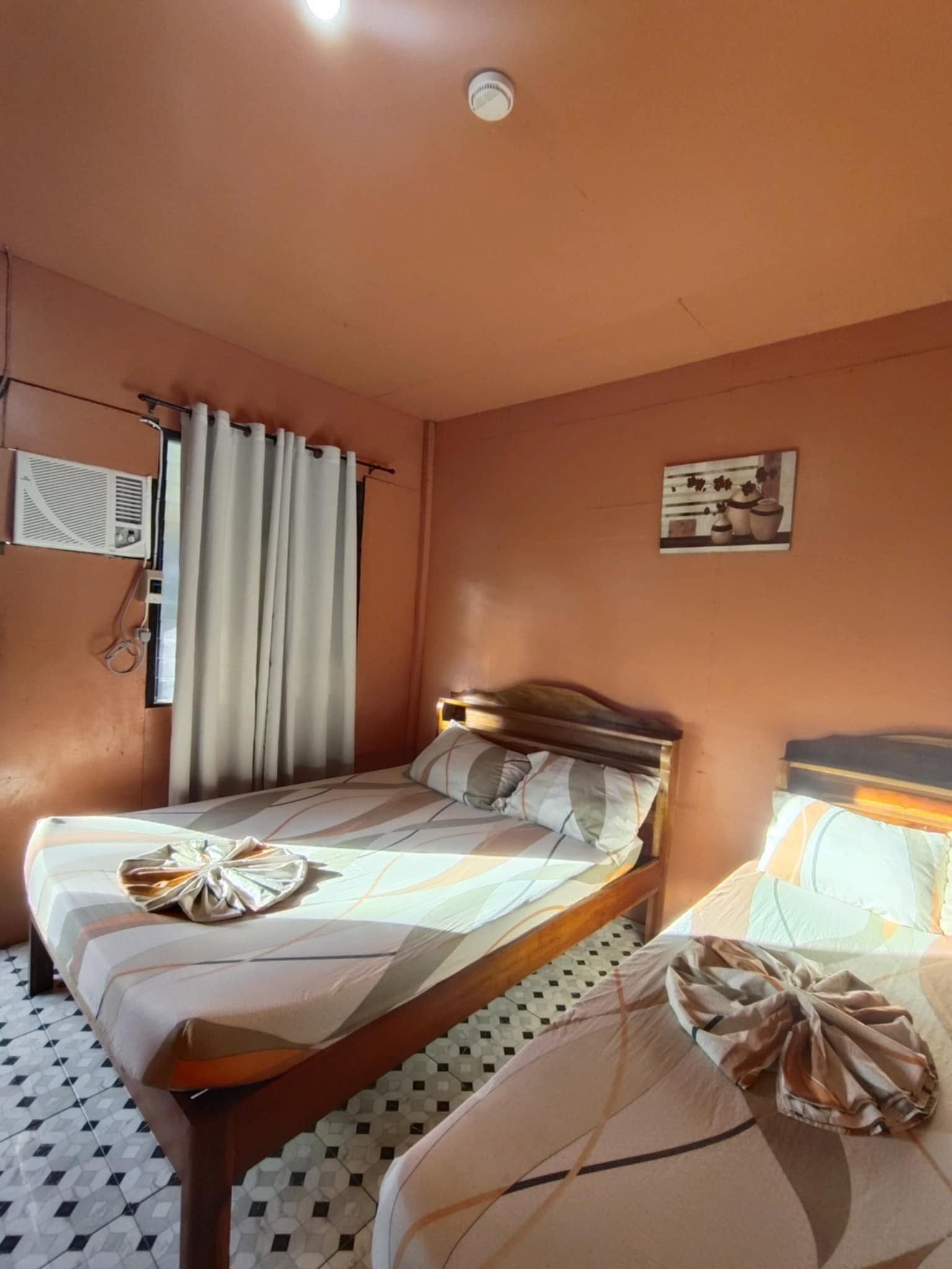 White Beach Basdako Room's and Cottages Rental - In Moalboal — Resort Photo 1