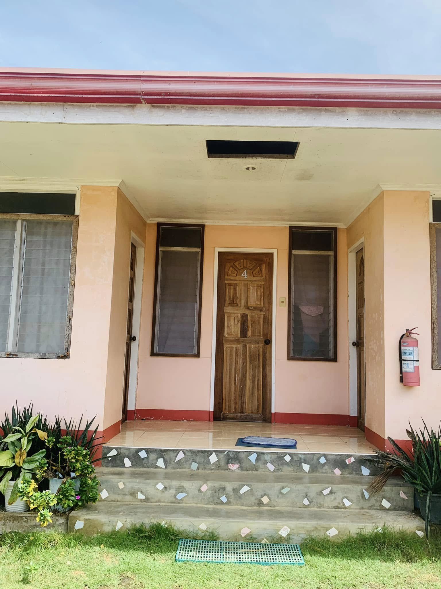 Joseliza Pension House — Transient House Photo 1