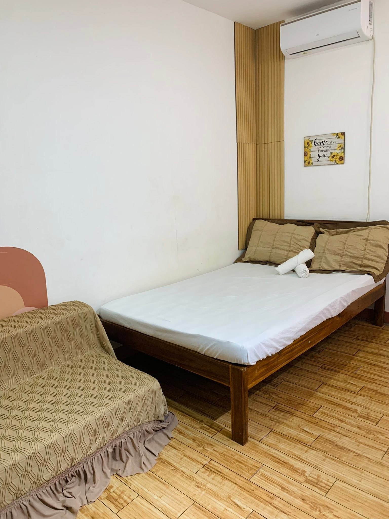 Eric and Darl Nest (Guest House) — Transient House Photo 1